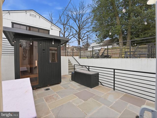 5921 2ND PL NW, Washington, DC 20011