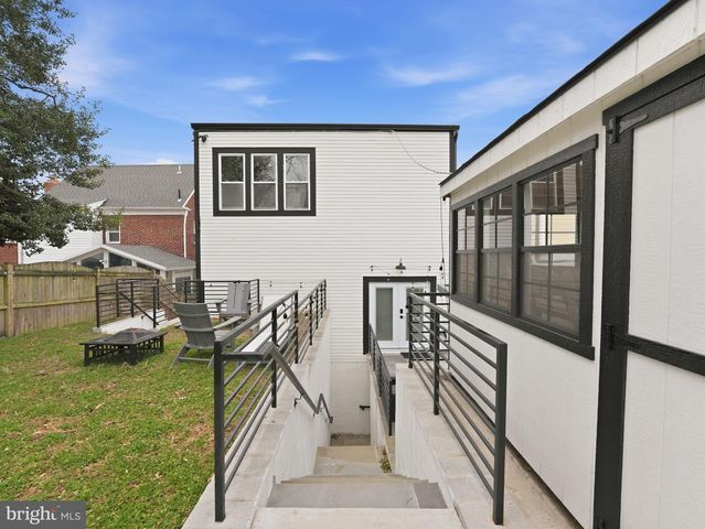 5921 2ND PL NW, Washington, DC 20011