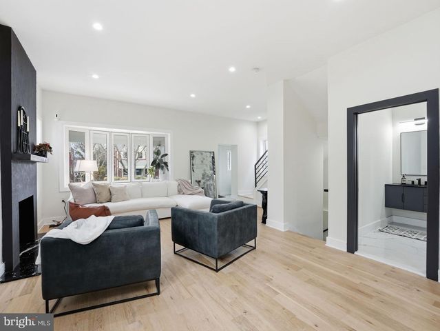 5921 2ND PL NW, Washington, DC 20011