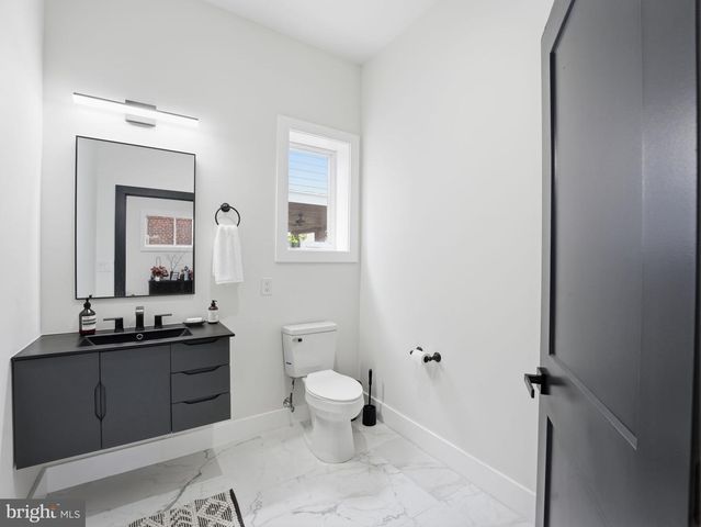 5921 2ND PL NW, Washington, DC 20011