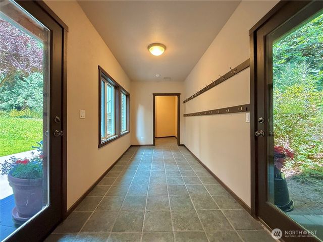 6132 NE Carlin Court, Kingston, WA 98346