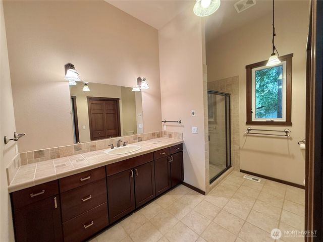 6132 NE Carlin Court, Kingston, WA 98346