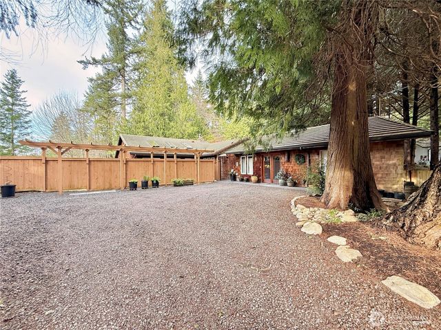 6132 NE Carlin Court, Kingston, WA 98346