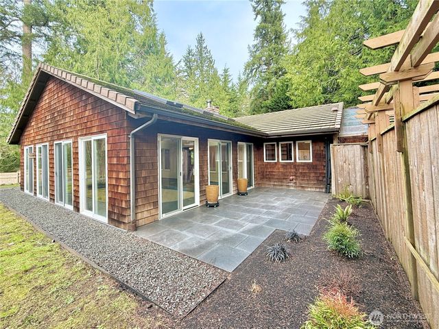 6132 NE Carlin Court, Kingston, WA 98346