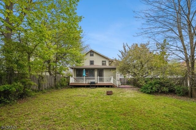 8 Brookside Pl, Livingston Twp., NJ 07039