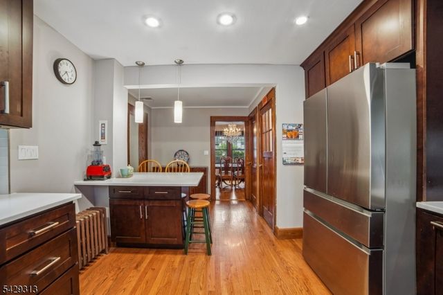8 Brookside Pl, Livingston Twp., NJ 07039