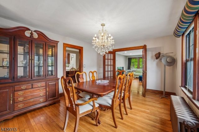 8 Brookside Pl, Livingston Twp., NJ 07039