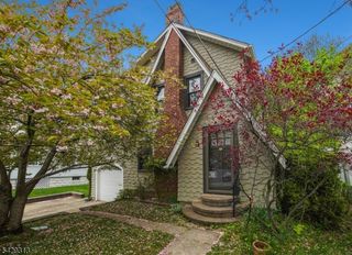8 Brookside Pl, Livingston Twp., NJ 07039