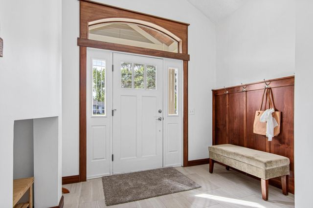 1355 Eide Circle, Arden Hills, MN 55112