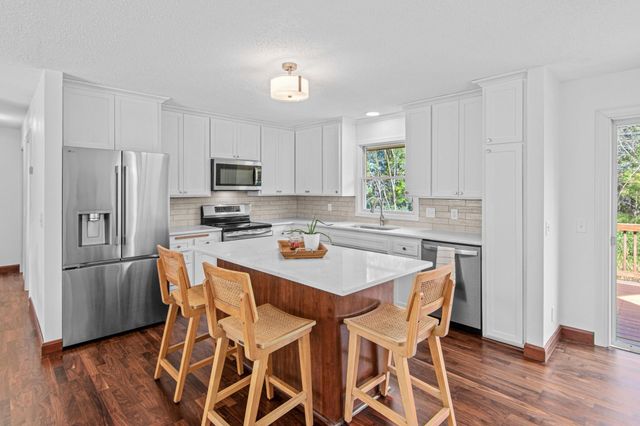 1355 Eide Circle, Arden Hills, MN 55112