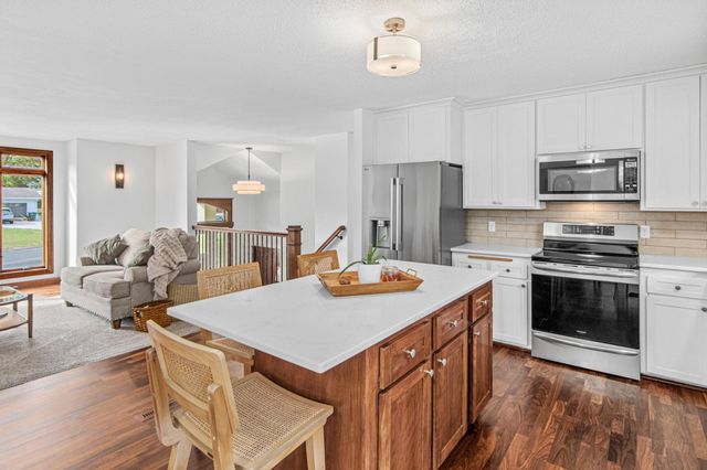 1355 Eide Circle, Arden Hills, MN 55112