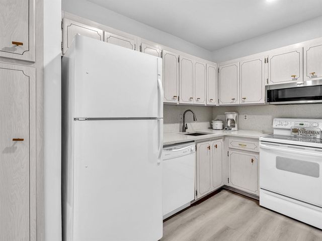 330 S Cypress Road 628, Pompano Beach, FL 33060