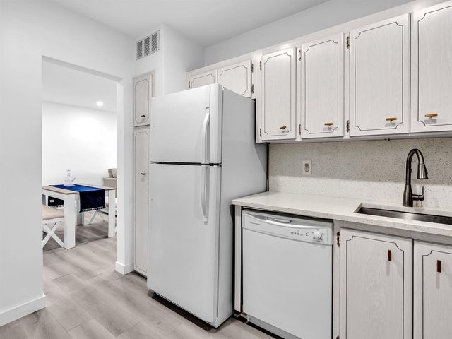 330 S Cypress Road 628, Pompano Beach, FL 33060