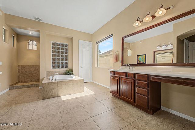 2280 E INDIGO Drive, Chandler, AZ 85286