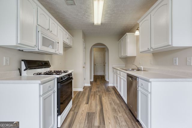 190 Towler Shoals Drive, Loganville, GA 30052