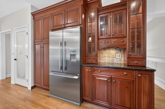 1315 Hawkins Court, St. Charles, IL 60174