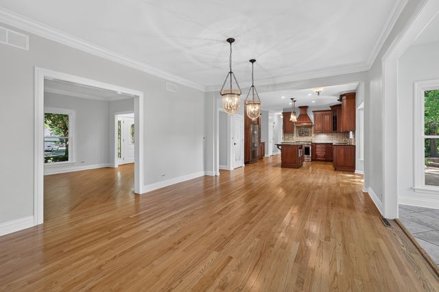 1315 Hawkins Court, St. Charles, IL 60174