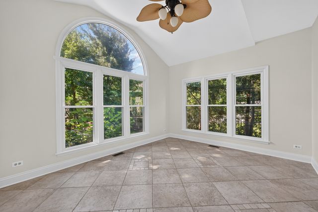 1315 Hawkins Court, St. Charles, IL 60174