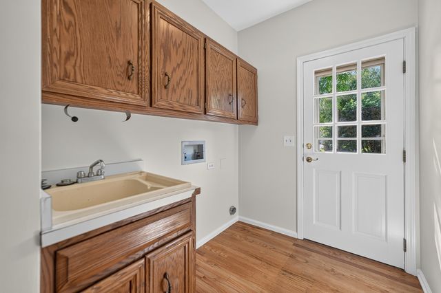 1315 Hawkins Court, St. Charles, IL 60174