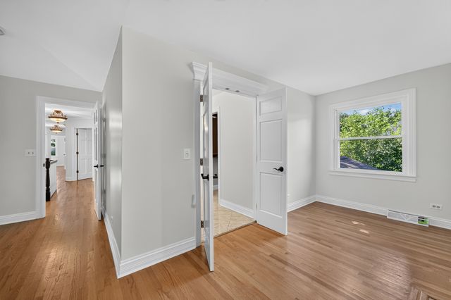 1315 Hawkins Court, St. Charles, IL 60174