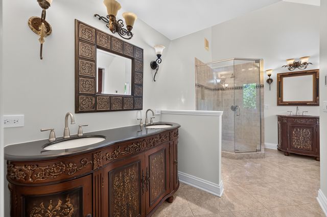 1315 Hawkins Court, St. Charles, IL 60174