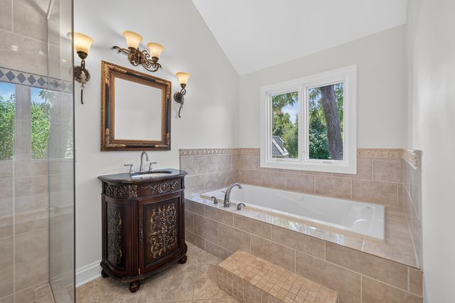 1315 Hawkins Court, St. Charles, IL 60174