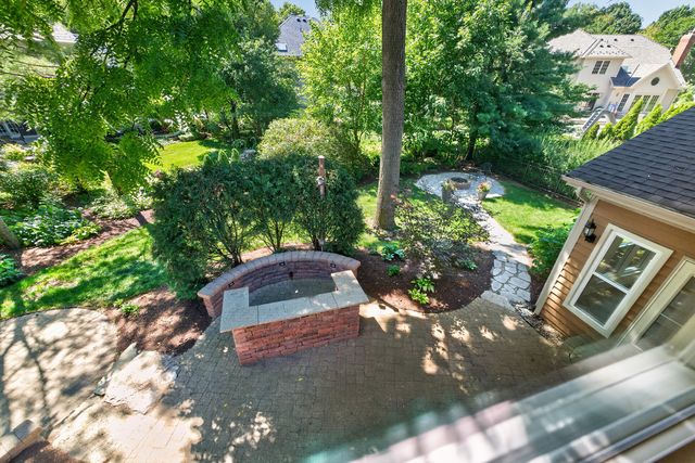 1315 Hawkins Court, St. Charles, IL 60174