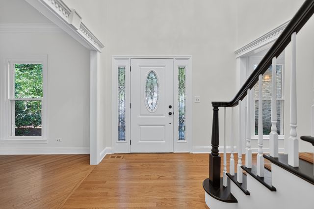 1315 Hawkins Court, St. Charles, IL 60174