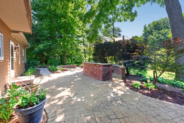1315 Hawkins Court, St. Charles, IL 60174