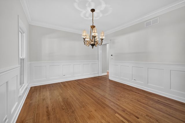1315 Hawkins Court, St. Charles, IL 60174