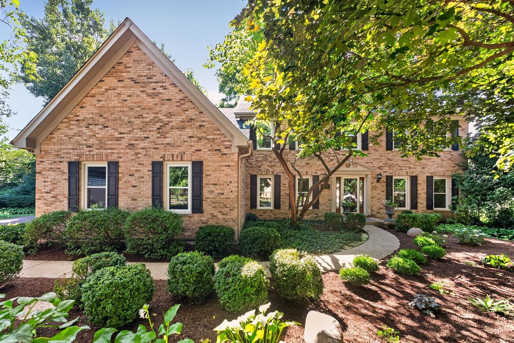 1315 Hawkins Court, St. Charles, IL 60174