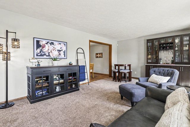 18309 Burton Court, South Bend, IN 46637