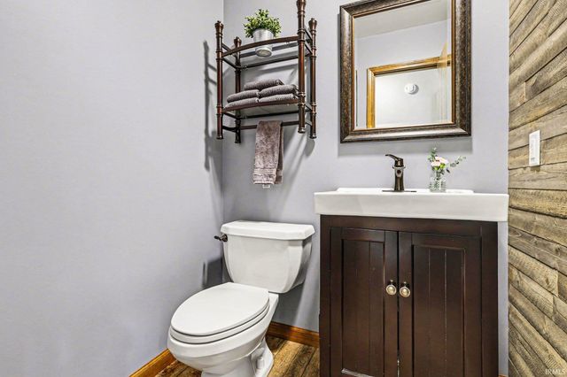 18309 Burton Court, South Bend, IN 46637