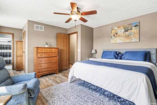 18309 Burton Court, South Bend, IN 46637