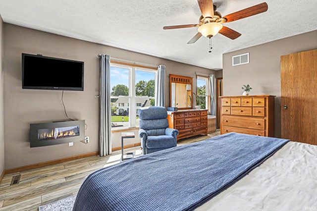 18309 Burton Court, South Bend, IN 46637