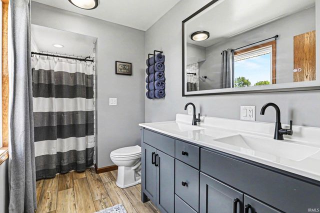 18309 Burton Court, South Bend, IN 46637