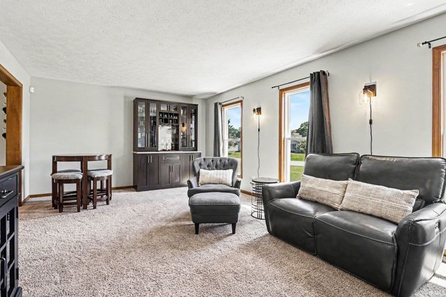 18309 Burton Court, South Bend, IN 46637