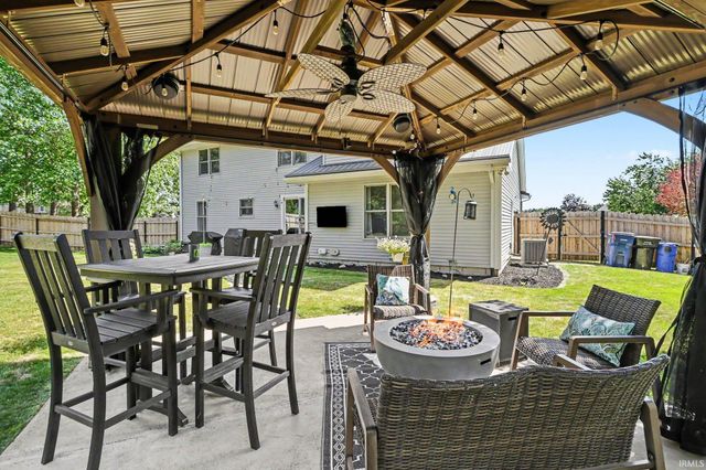 18309 Burton Court, South Bend, IN 46637