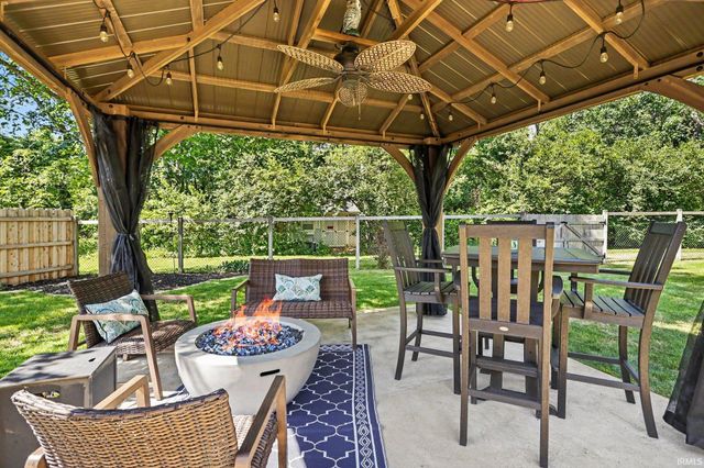 18309 Burton Court, South Bend, IN 46637