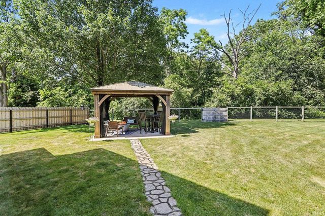 18309 Burton Court, South Bend, IN 46637