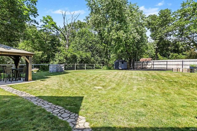 18309 Burton Court, South Bend, IN 46637