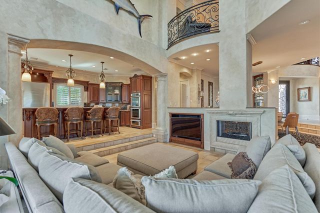 457 Edgewood Drive, Montgomery, TX 77356