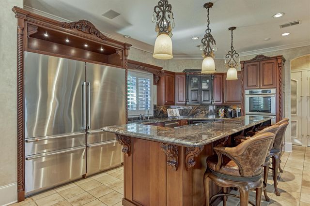 457 Edgewood Drive, Montgomery, TX 77356