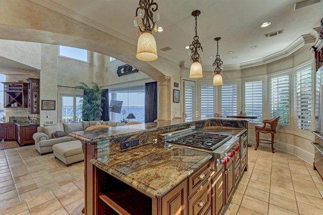 457 Edgewood Drive, Montgomery, TX 77356