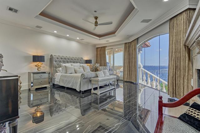 457 Edgewood Drive, Montgomery, TX 77356