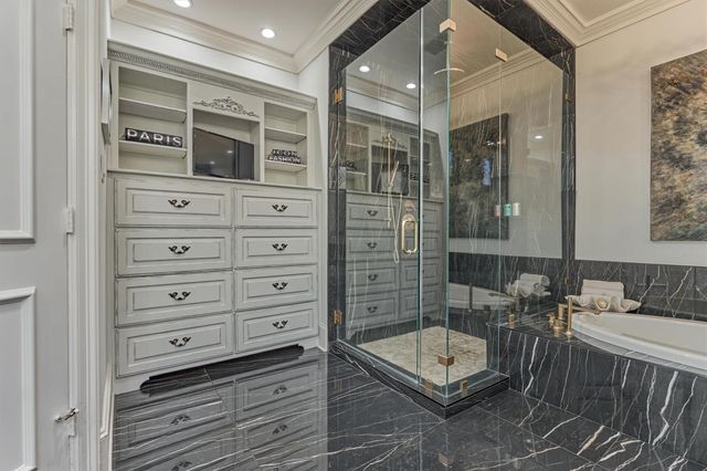 457 Edgewood Drive, Montgomery, TX 77356