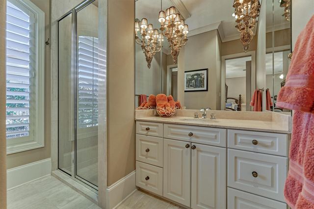 457 Edgewood Drive, Montgomery, TX 77356