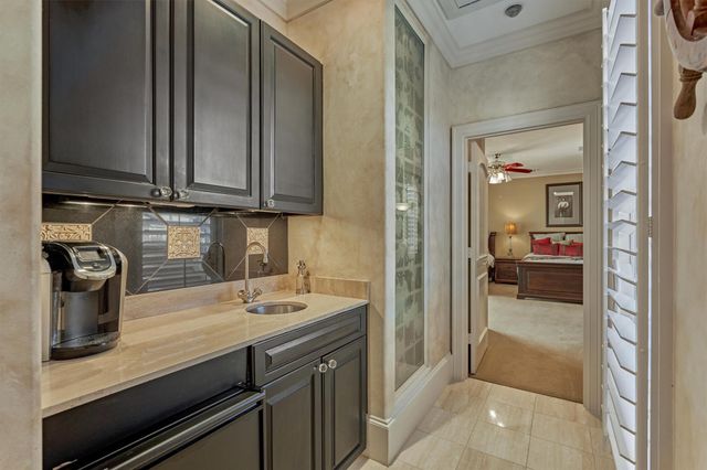 457 Edgewood Drive, Montgomery, TX 77356