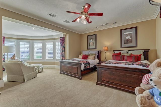 457 Edgewood Drive, Montgomery, TX 77356