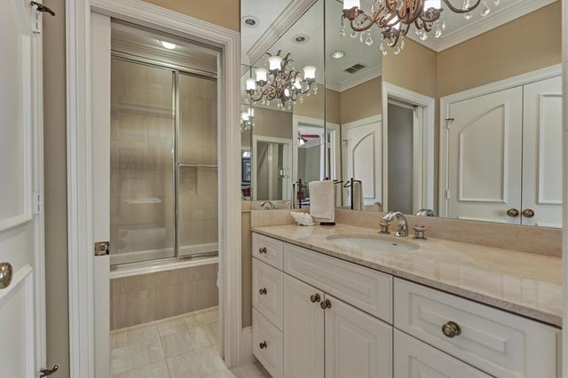 457 Edgewood Drive, Montgomery, TX 77356